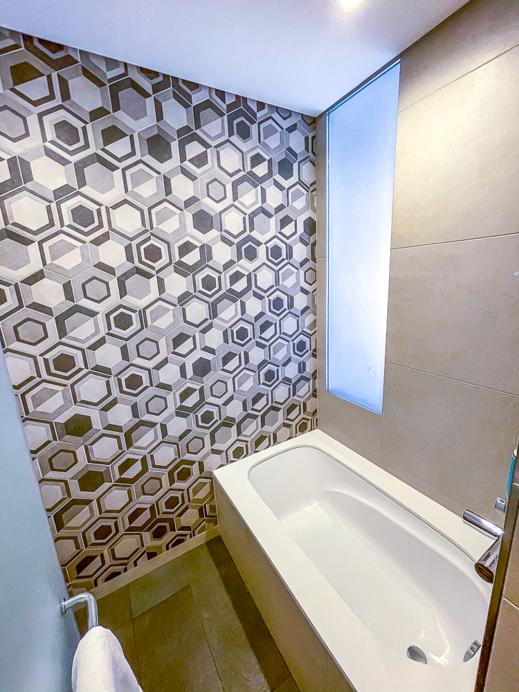 aloft me-aisam, dubai—