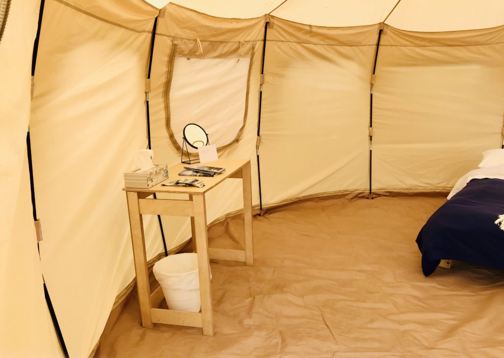 Console dans la tente