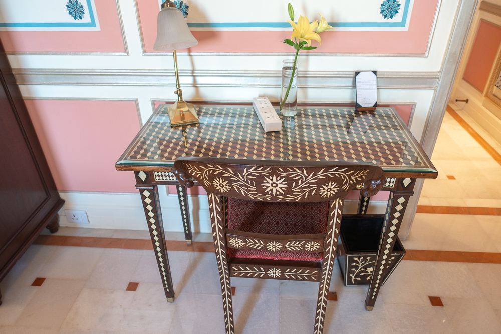 taj lake palace udaipur—