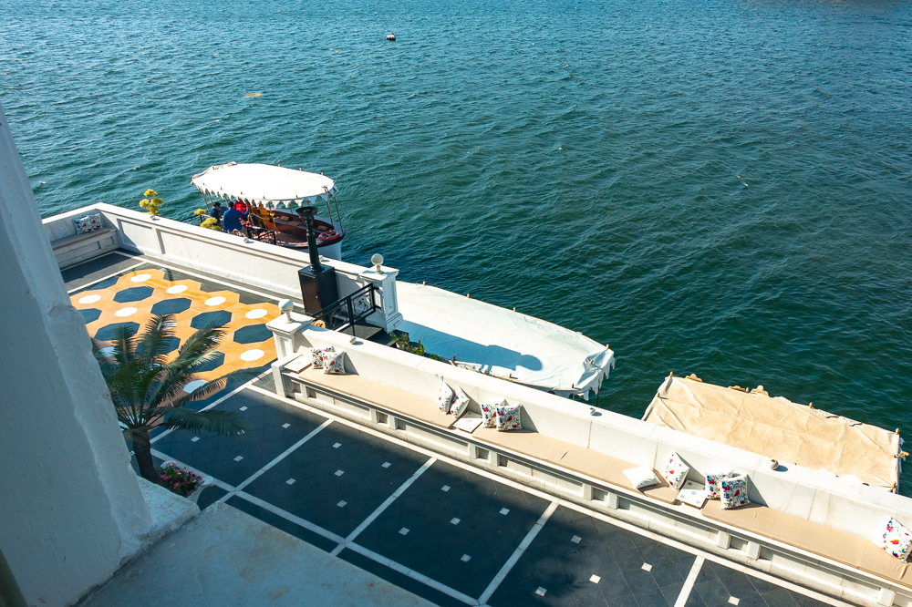 taj lake palace udaipur—