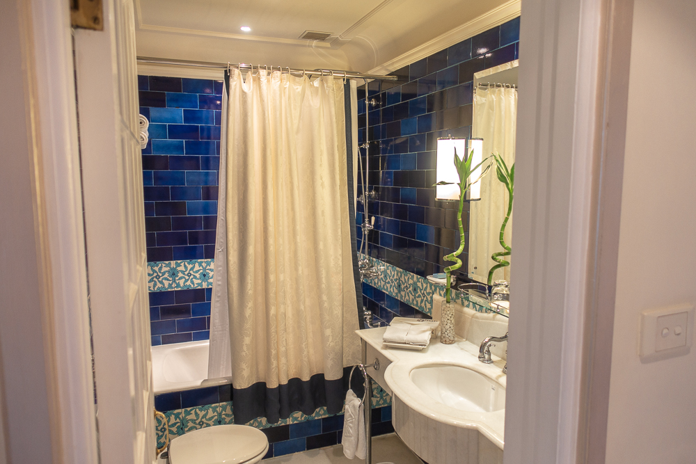 taj lake palace udaipur—