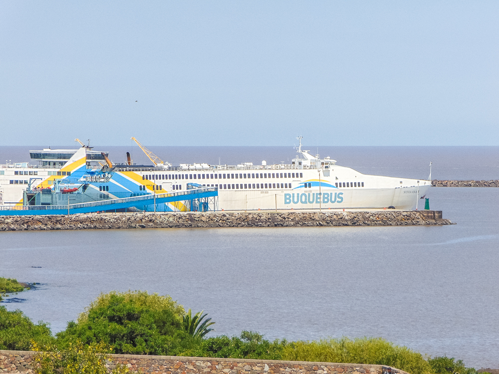 Traversier Buquebus