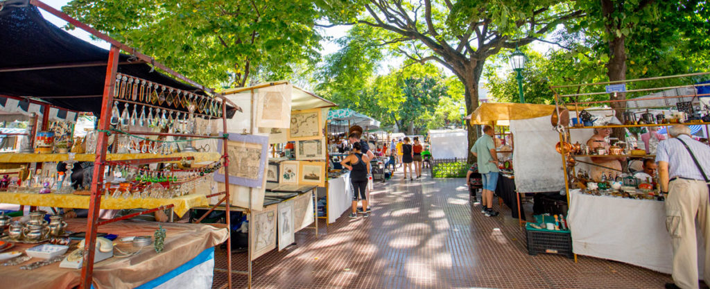Marche de San Telmo Plaza Dorrego Credit office du tourisme Buenos Aires