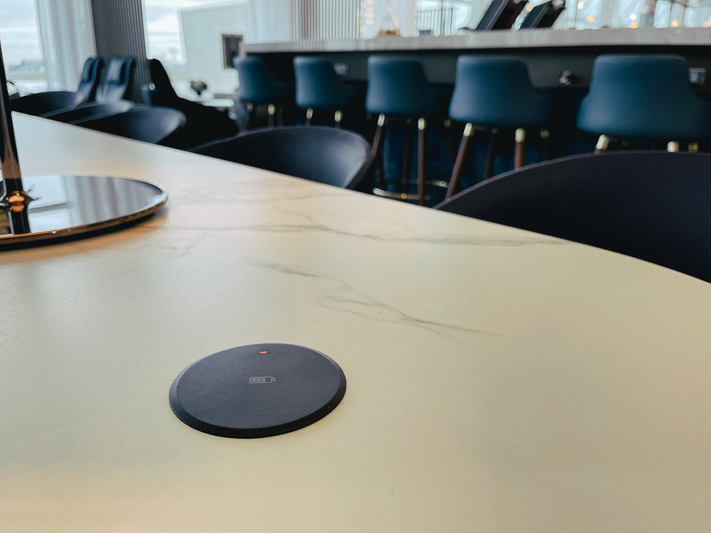 Salon Air France Montreal YUL