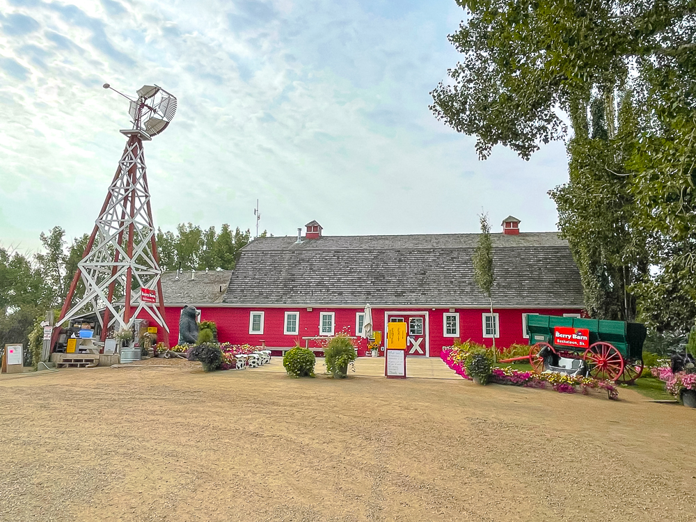 Berry Barn – Façade