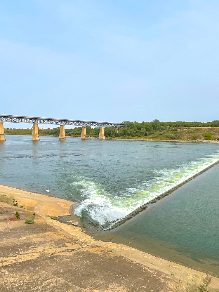 The Weir (déversoir de la rivière Saskatchewan Sud)