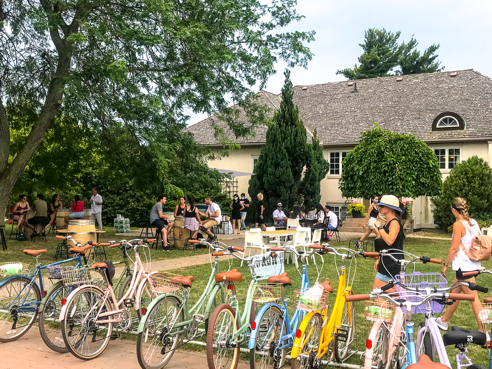 Niagara Vineyards Bikes in front of Hinterbrook Nomad