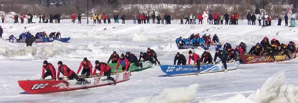Décembre canot sur glace