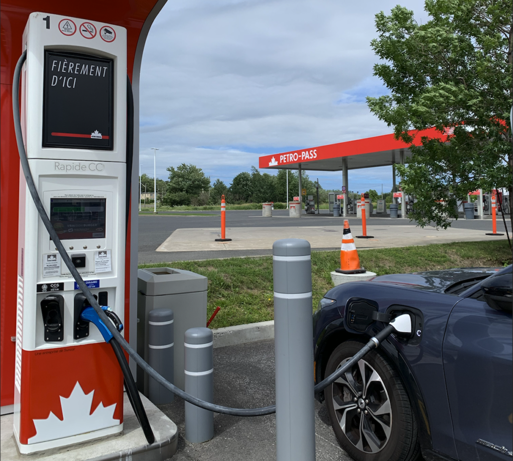 Borne Petro Canada St Nicholas