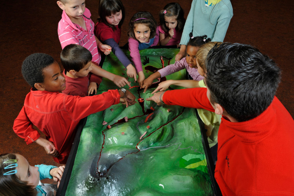 Animation sauvez Clermont. Crédit J. Chabanne/Auvergne-Rhône-Alpes Tourisme. Parc Vulcania (63) météorite.