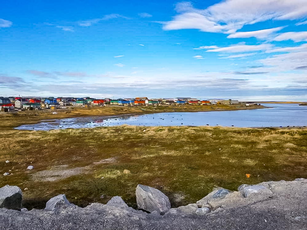 La rivière Purvirnituq et le village du même nom - Crédit photo Catherine Gauvin