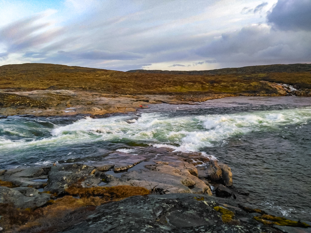 Les forts courants de la rivière Innuksuak - Crédit photo Gabriel Lacoste-Piotte