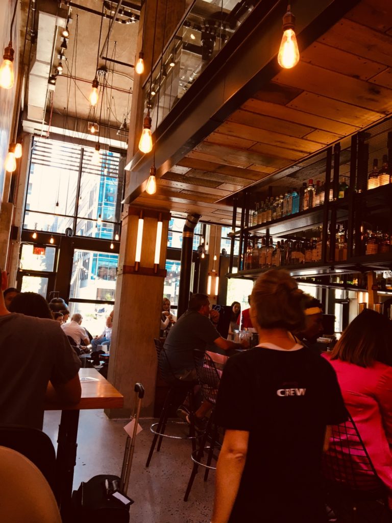 Happy Hour Bar du Moxy Washington DC Crédit Emmanuelle