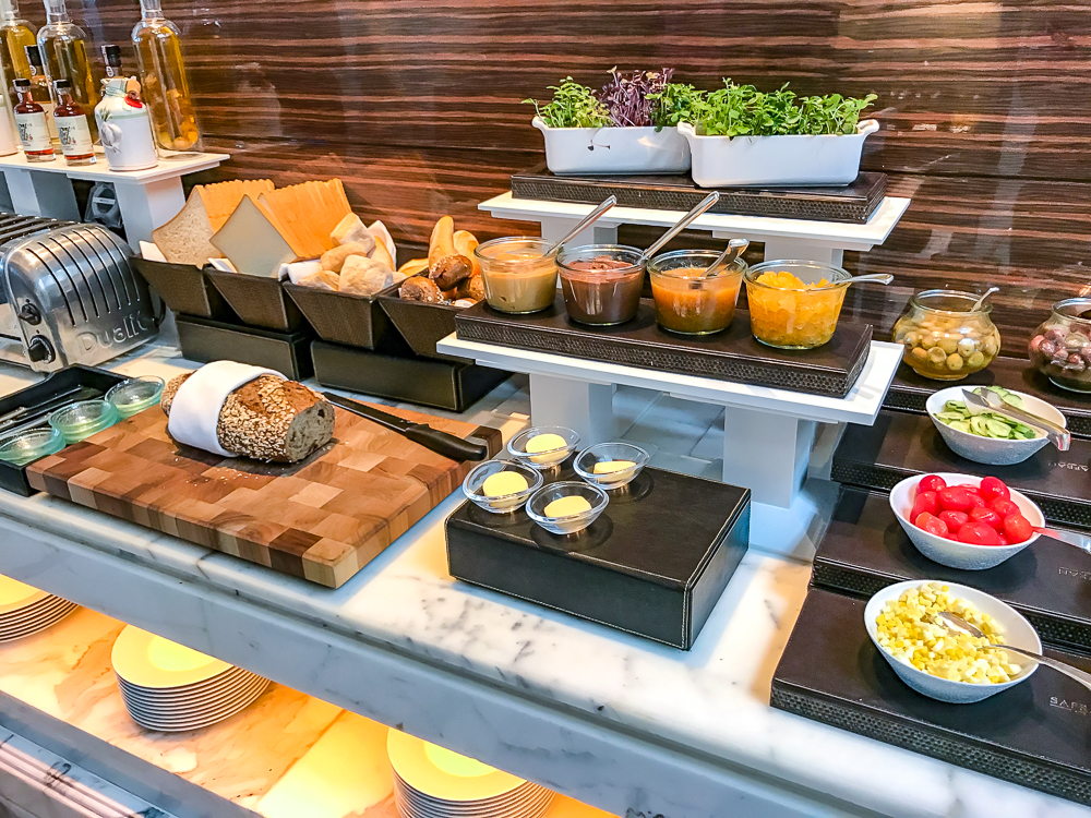 The Ritz Carlton Macau Club Lounge