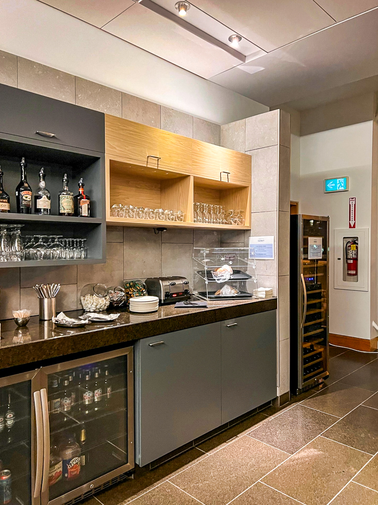 Salon VIP Club Med YQB