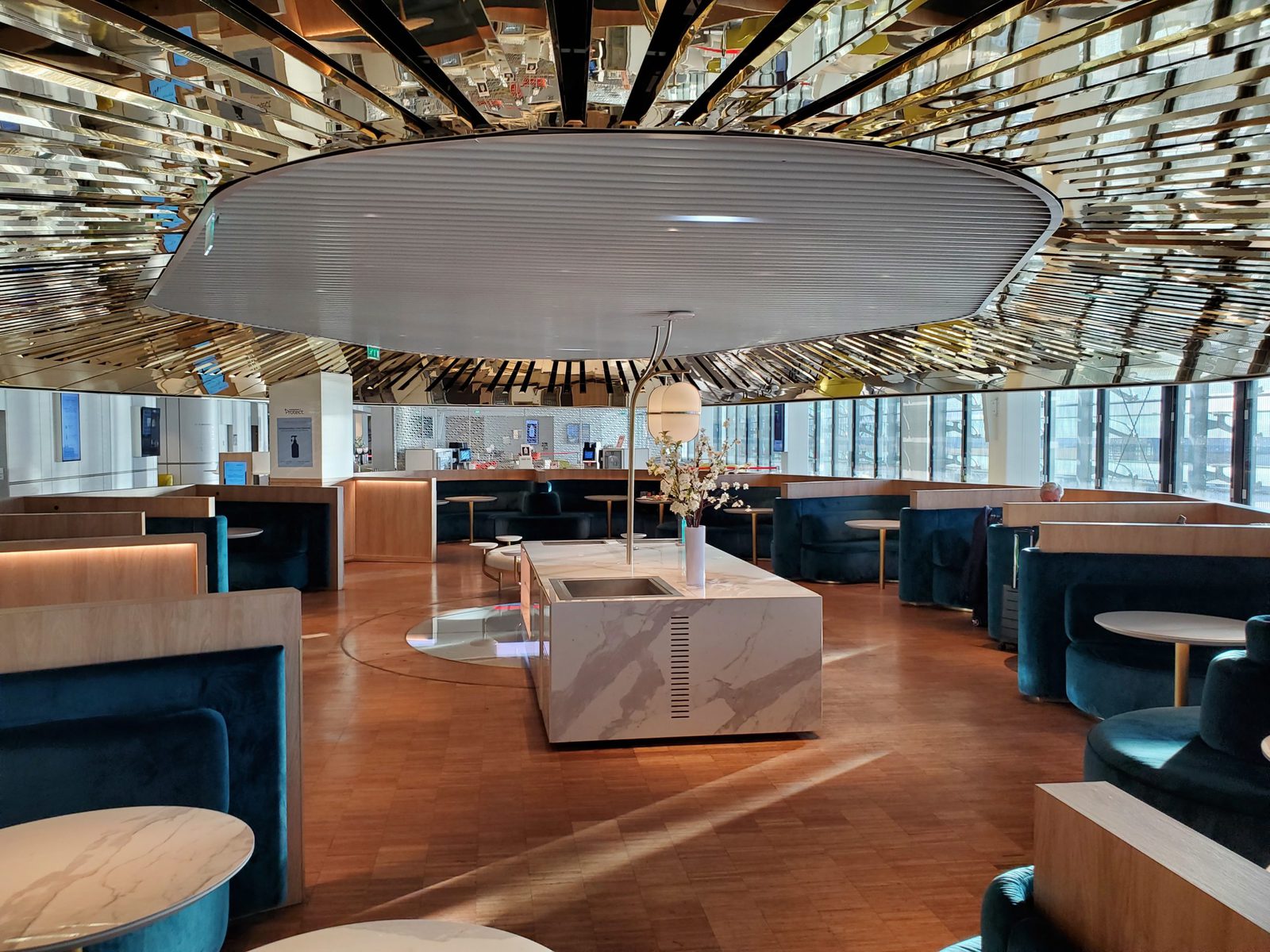 Air France lounge CDG Terminal 2E Hall L