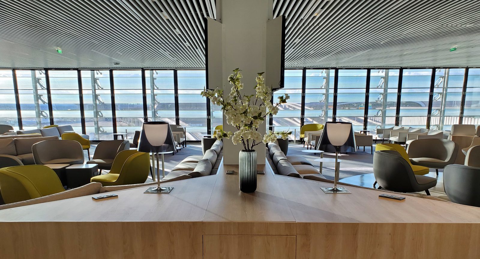 Salon Air France CDG Terminal 2E Hall L