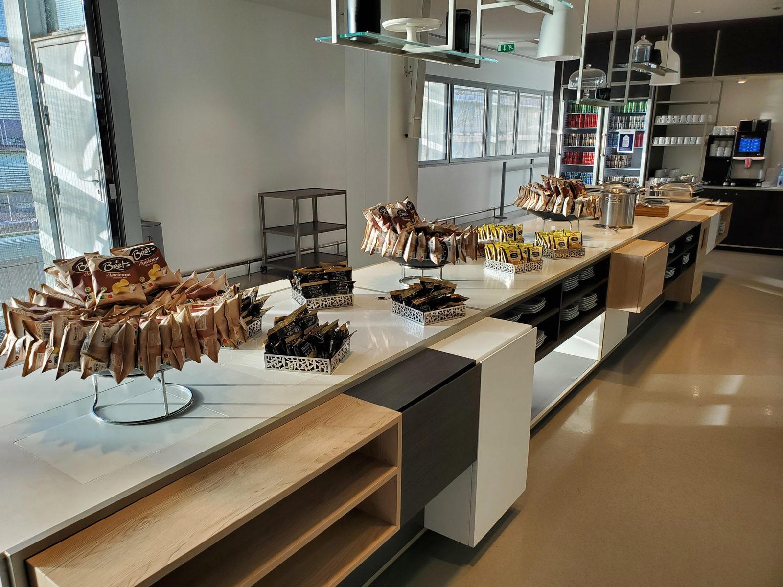 Air France lounge food and drinks