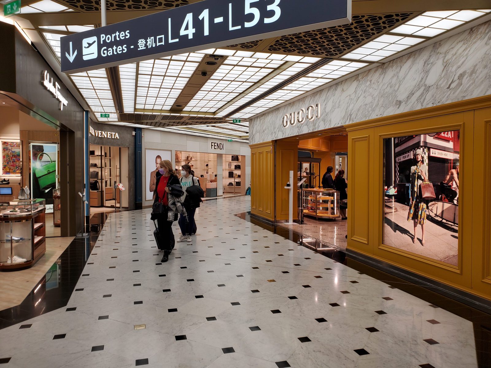 Air France lounge CDG Terminal 2E Hall L