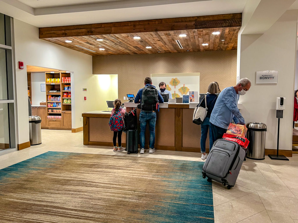 Fairfield Inn & Suites Orlando at FLAMINGO CROSSINGS<sup>®</sup> Town Center-02