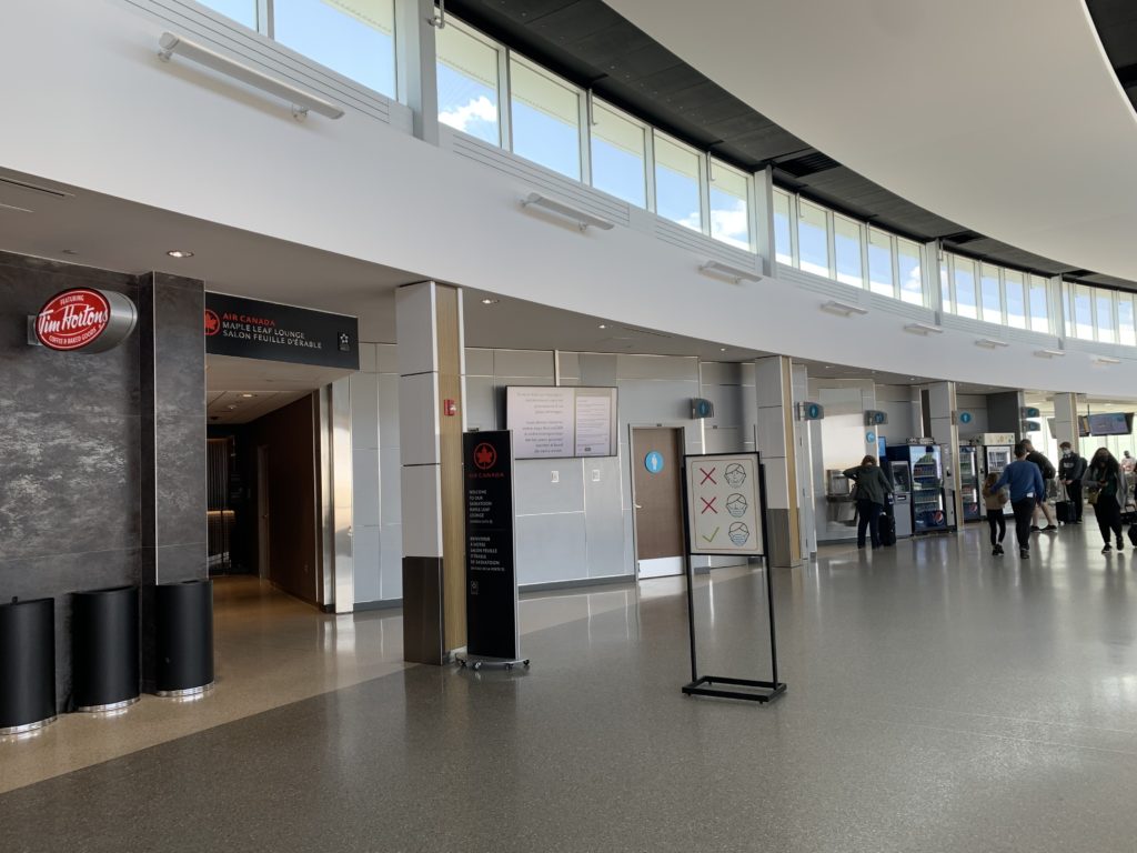 Salon Feuille Érable Saskatoon Porte