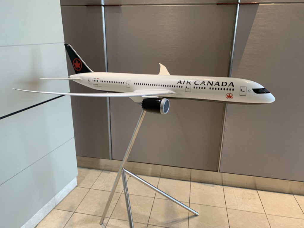 Avion Salon Feuille Érable Yul Domestique