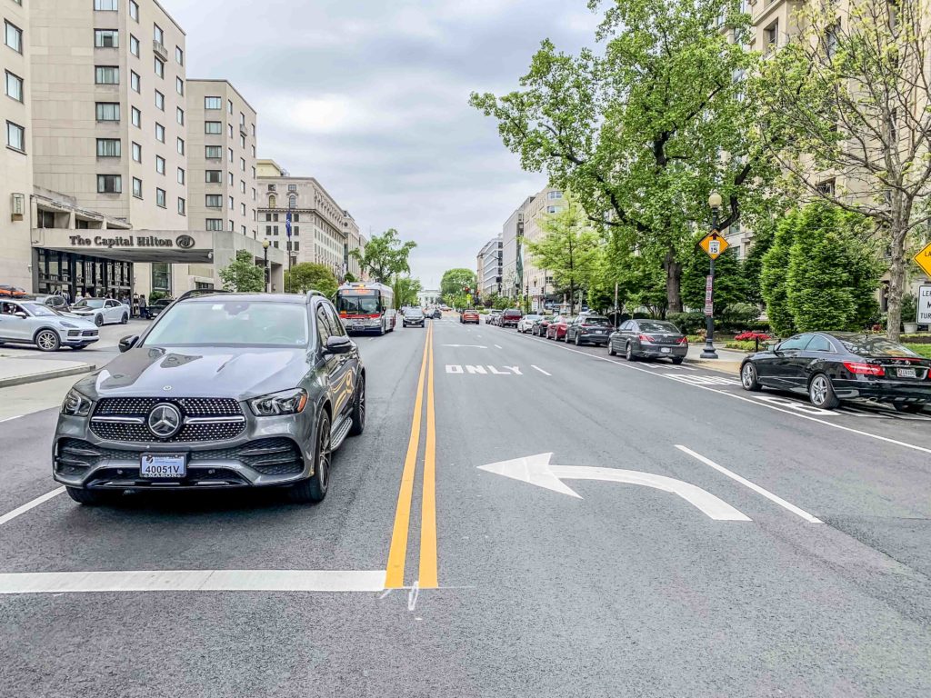 Maison Blanche au loin