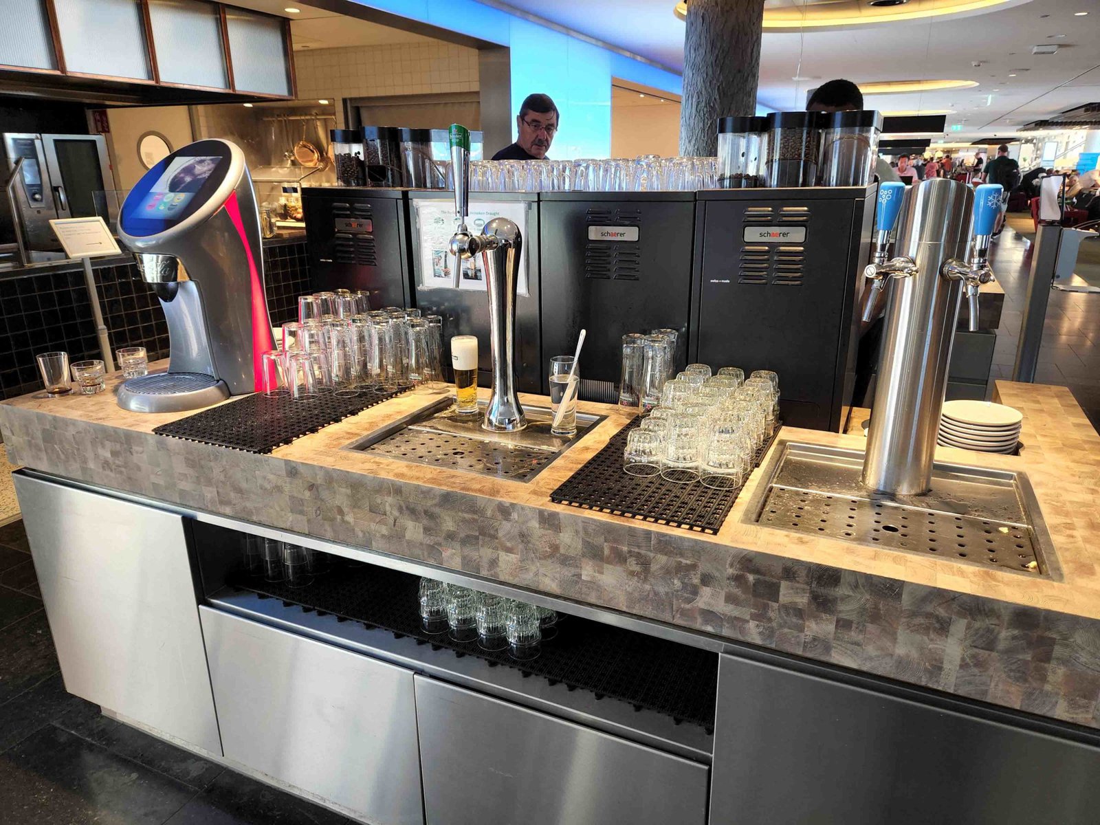 Klm Amsterdam Lounge Main Floor Drinks 4