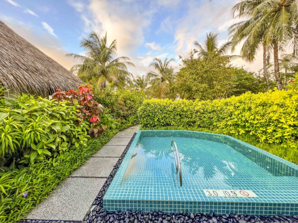 Sheraton Maldives Full Moon Resort Spa