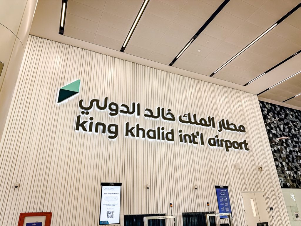 Qatar Airways A350-03