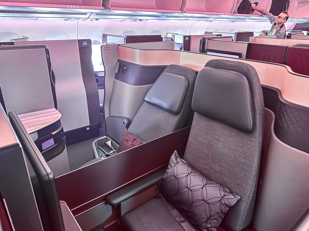 Qatar Airways A350-33