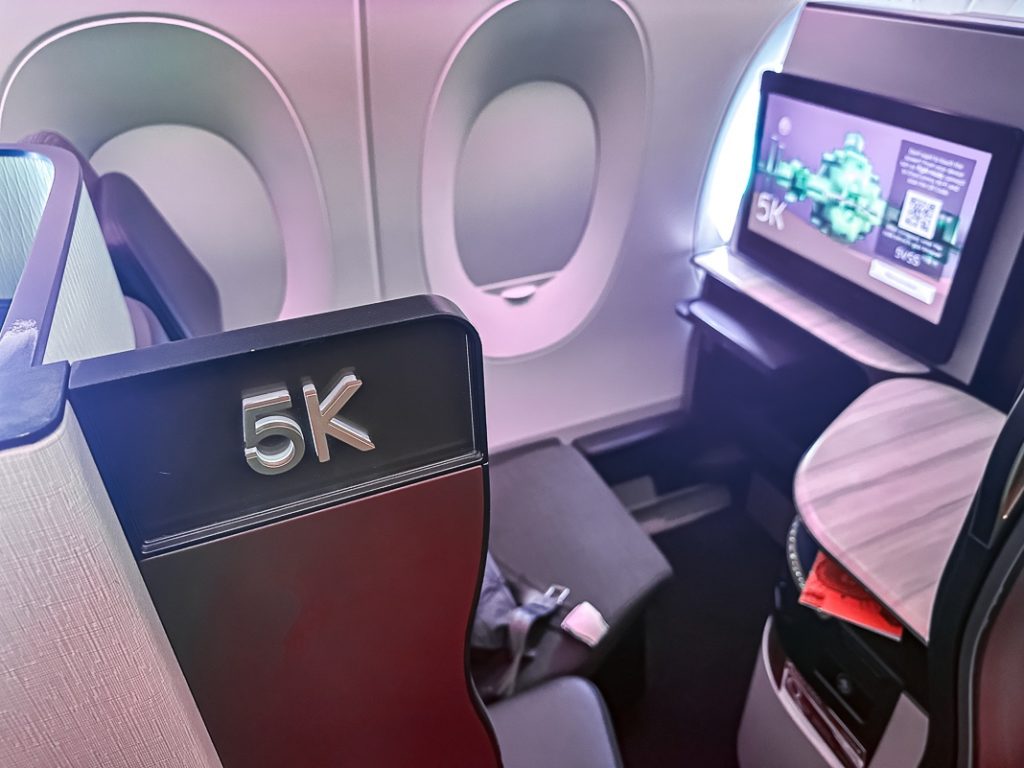 Qatar Airways A350-36