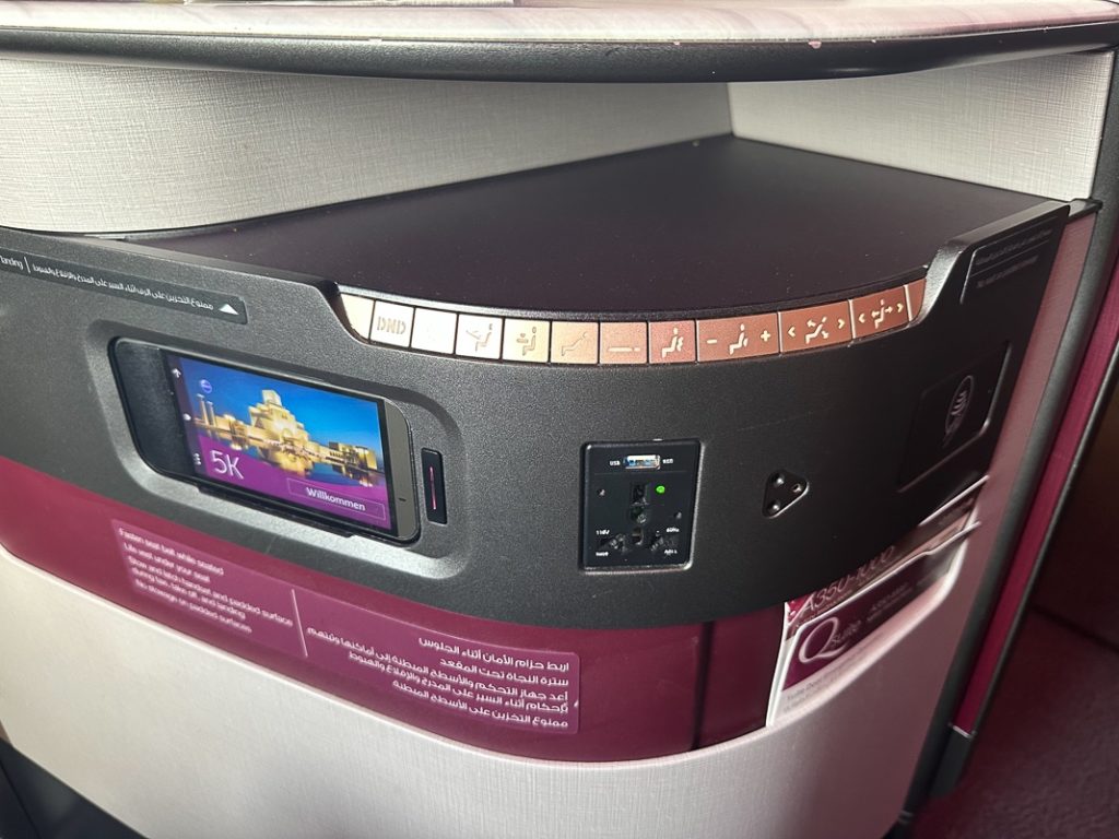 Qatar Airways A350-43