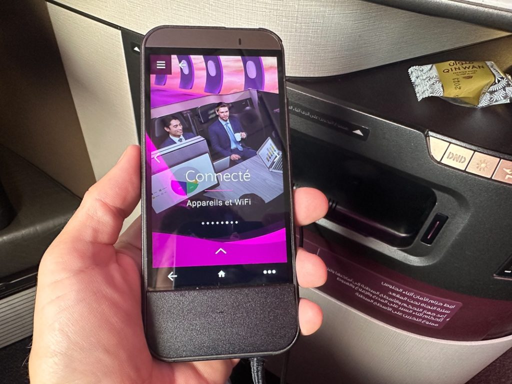 Qatar Airways A350-64