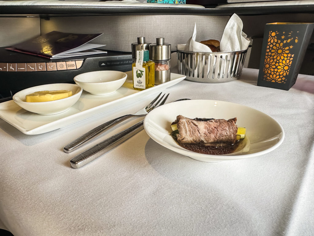 Qatar Airways B777-37