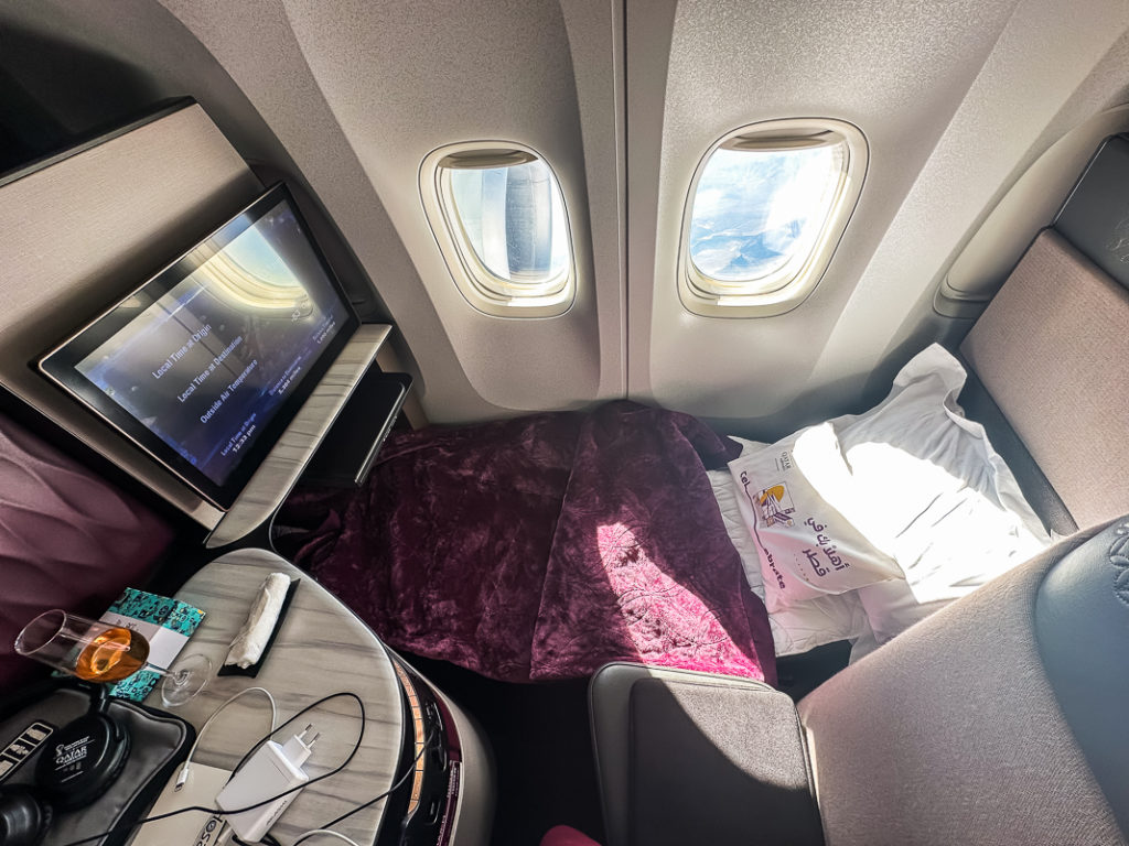 Qatar Airways B777-44