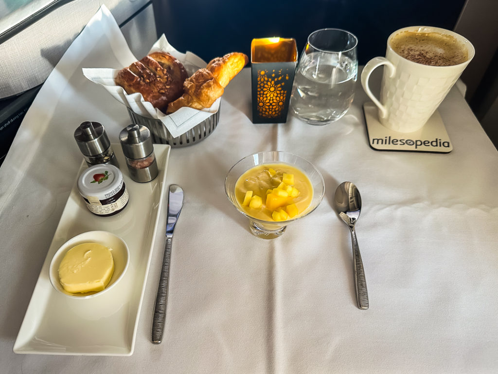 Qatar Airways B777-48