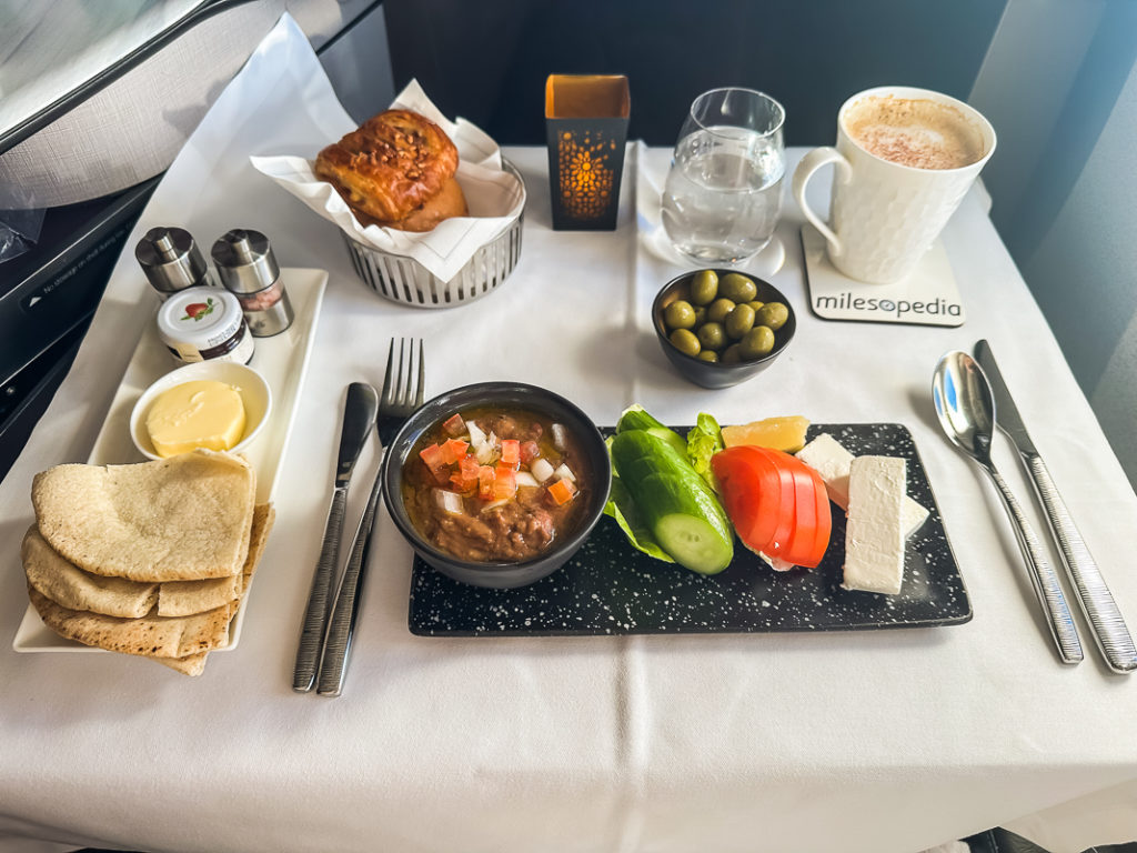 Qatar Airways B777-49