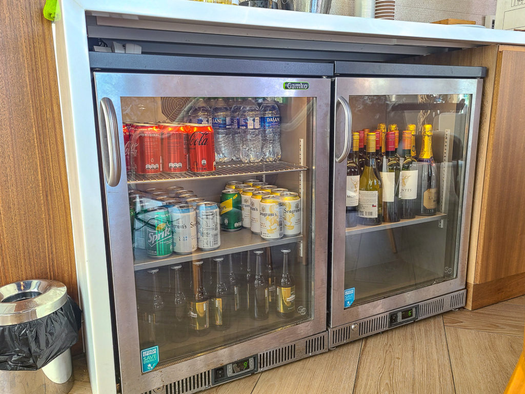 Curacao salon marriott beach resort credit pacome et justine 1