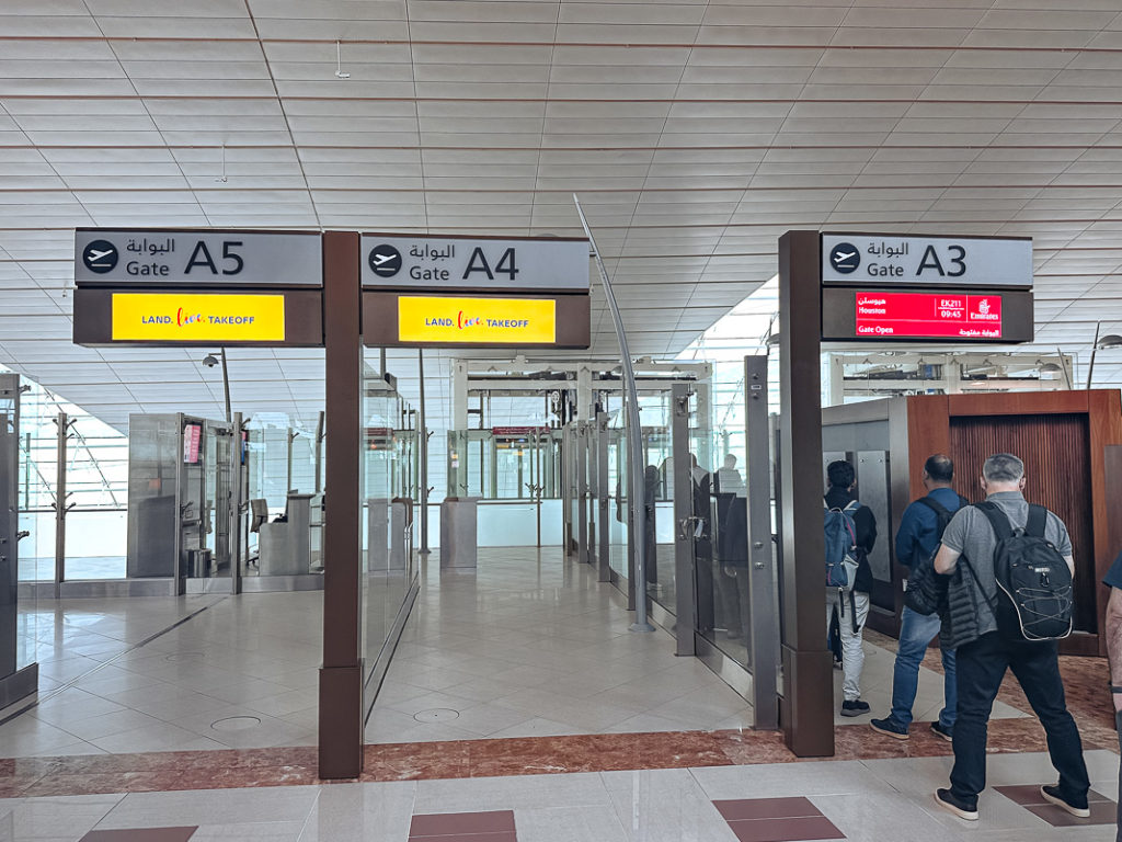 Emirates Business Class Lounge - Dubai T3