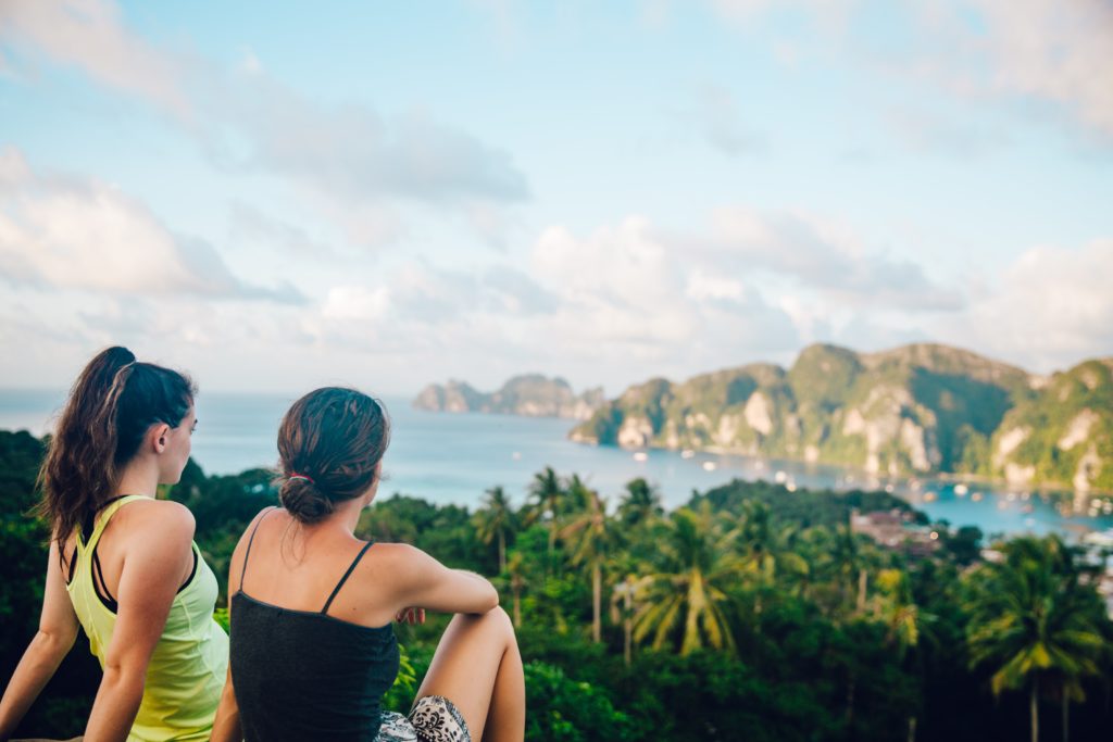 Amies en thailande unsplash