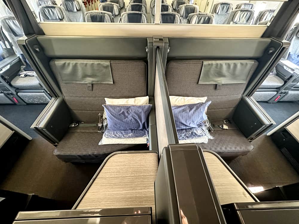 All Nippon Airways – 777 – Business The Room-05