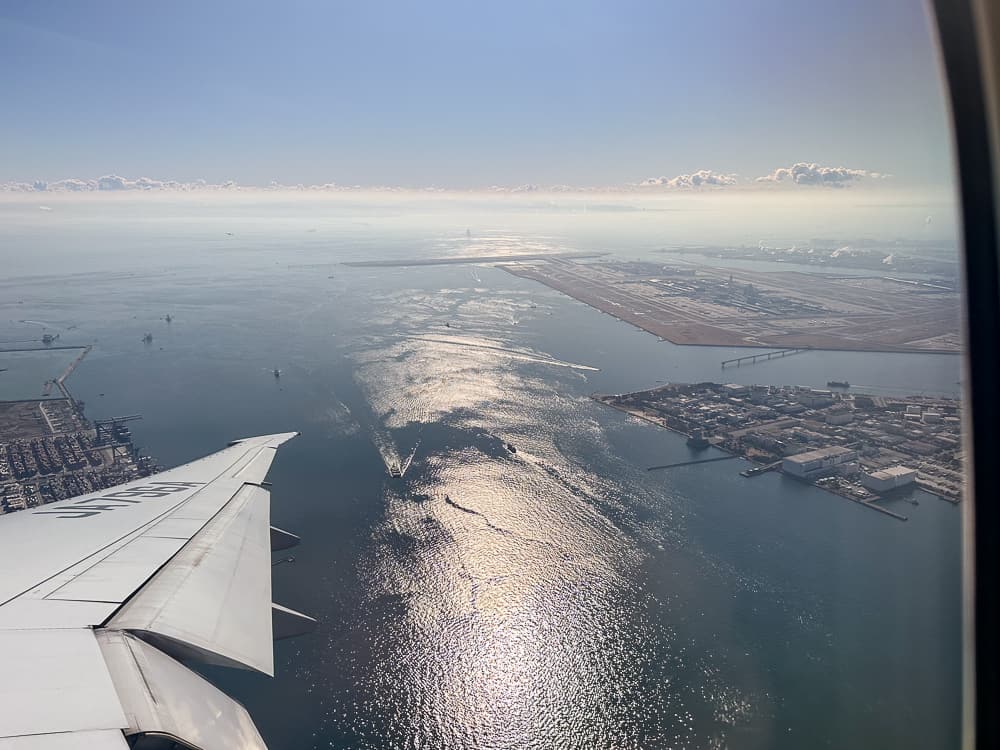 All Nippon Airways – 777 – Business The Room-14