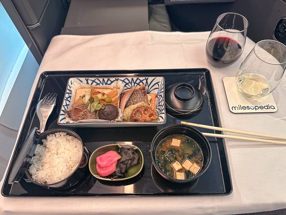 ANA 777 Business The Room