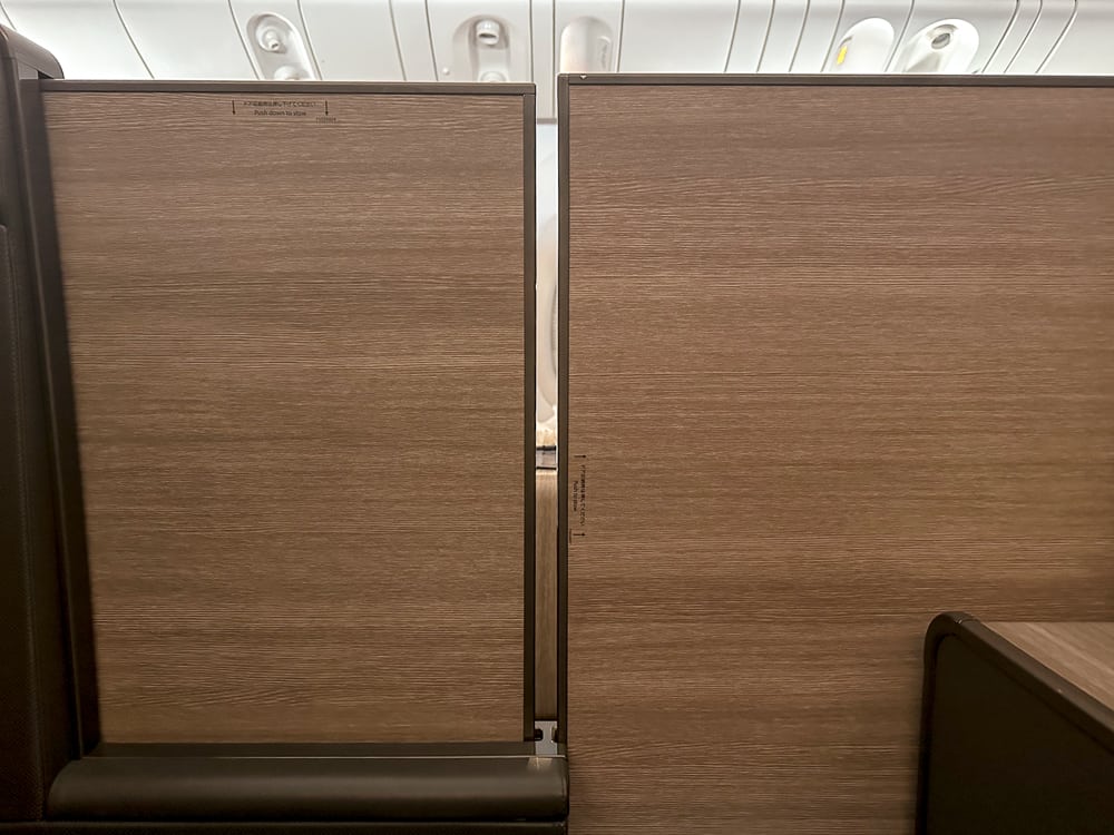 ANA 777 Business The Room