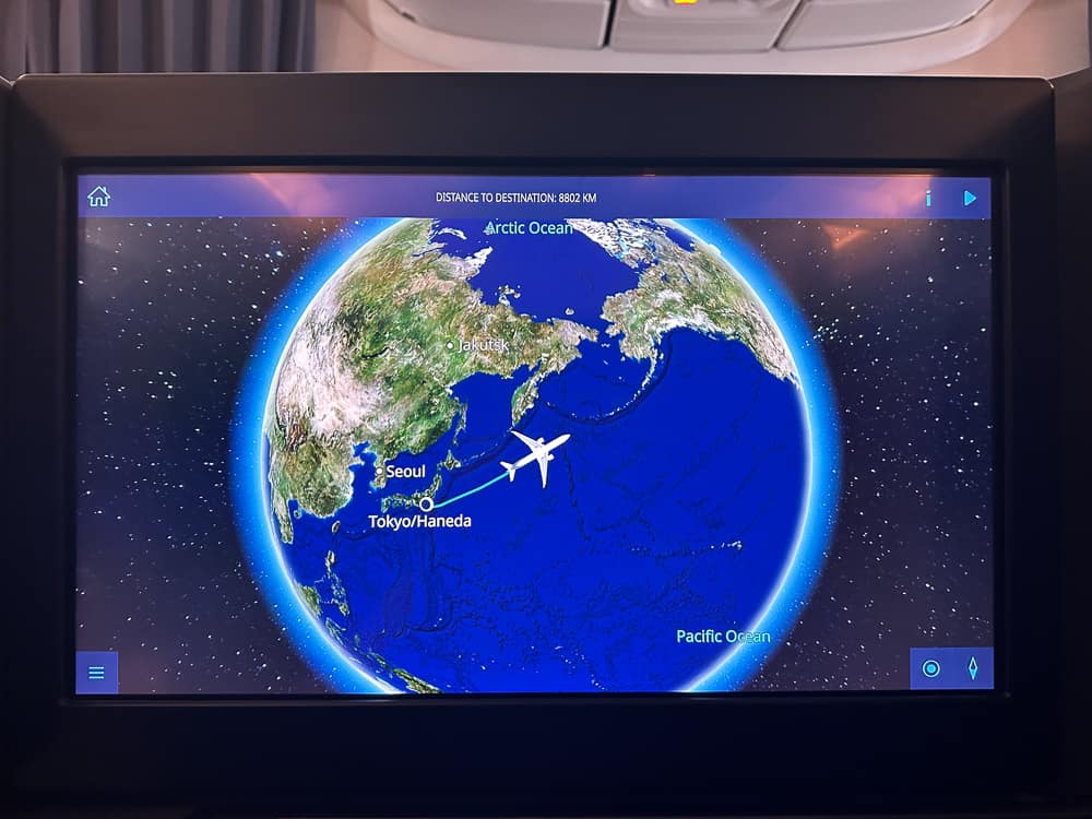 ANA 777 Business The Room