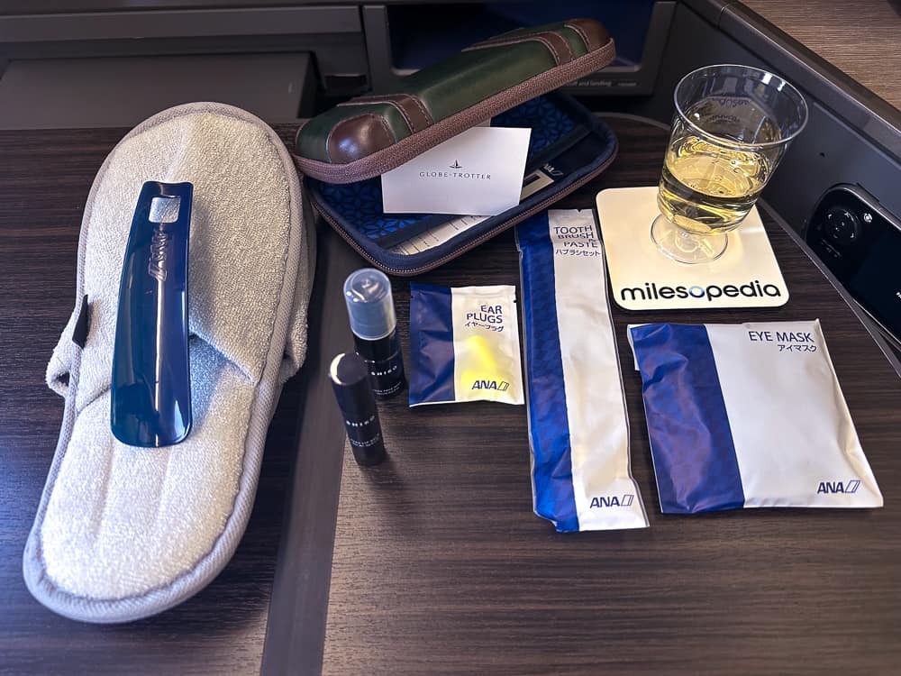 ANA 777 Business The Room