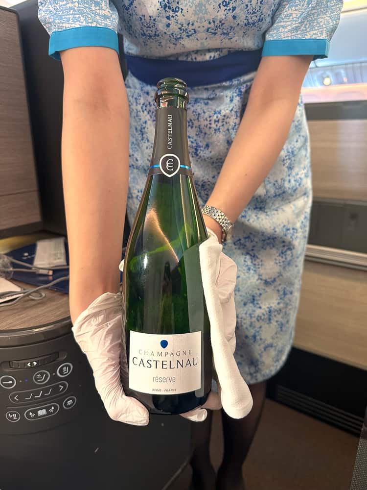 ANA 777 Business The Room