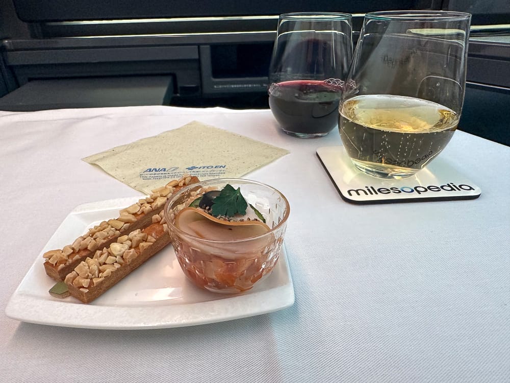 ANA 777 Business The Room