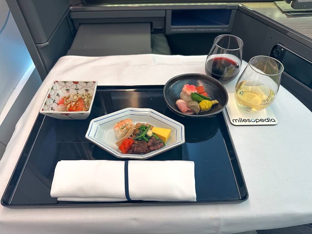 ANA 777 Business The Room